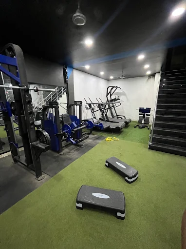 Arambh Gyms member training